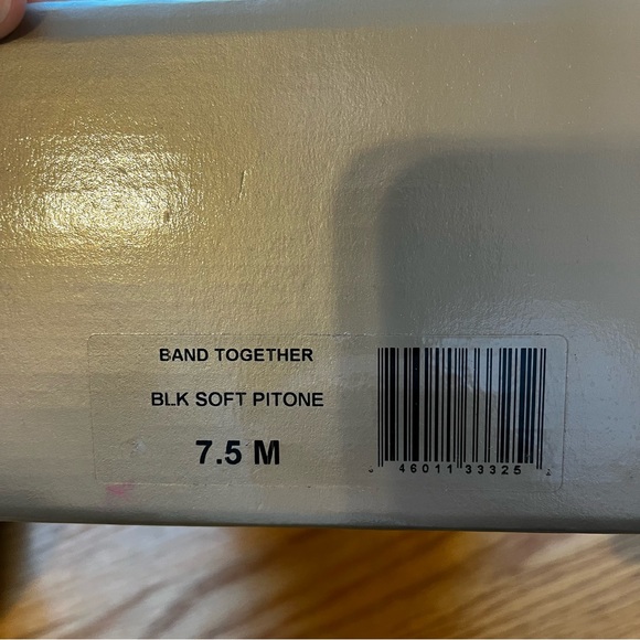 LAST CHANCE: The FLEXX Brand Snake Black & White Pattern Sandals - Picture 5 of 8